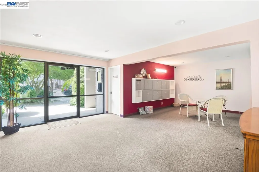 2133 Santa Clara Avenue Alameda CA 94501