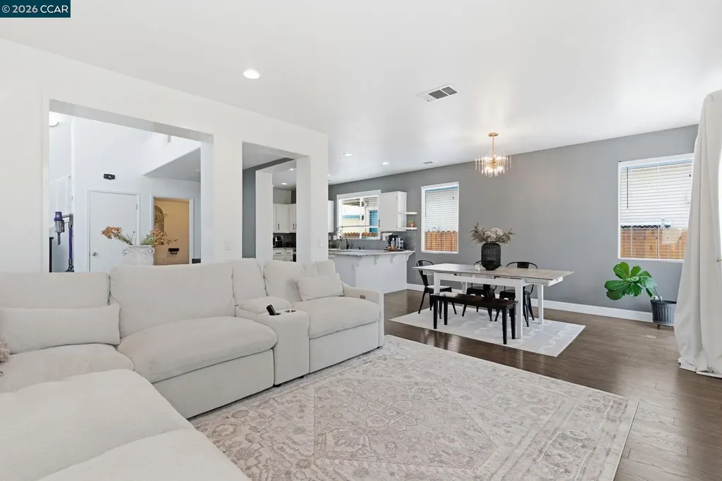 364 Fall Circle Oakley CA 94561