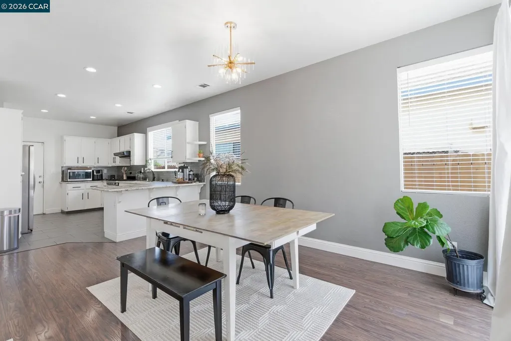 364 Fall Circle Oakley CA 94561