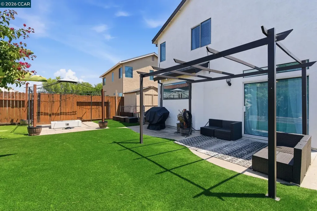364 Fall Circle Oakley CA 94561