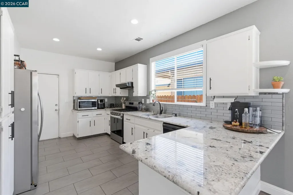 364 Fall Circle Oakley CA 94561