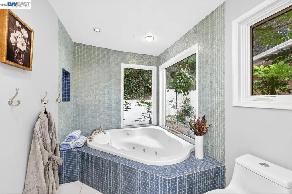 35655 Palomares Road Castro Valley CA 94552