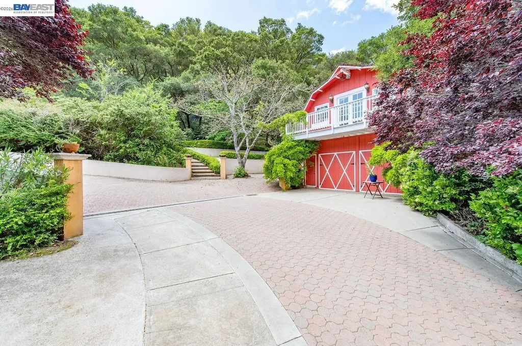 35655 Palomares Road Castro Valley CA 94552