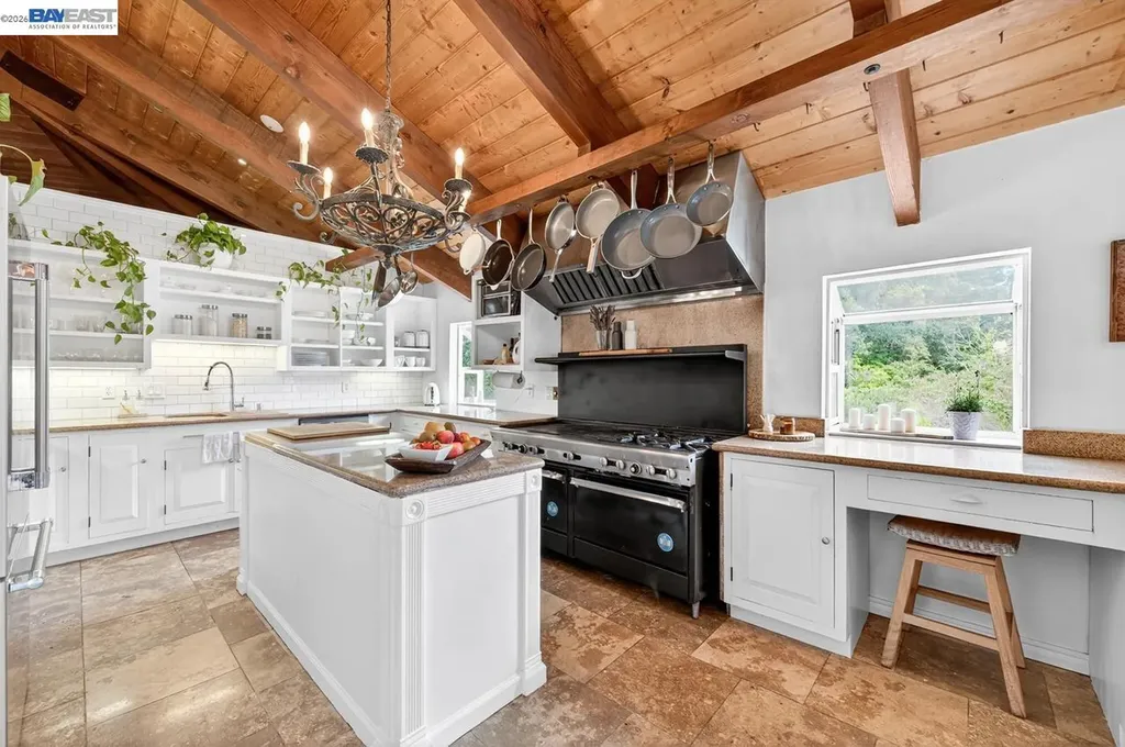 35655 Palomares Road Castro Valley CA 94552