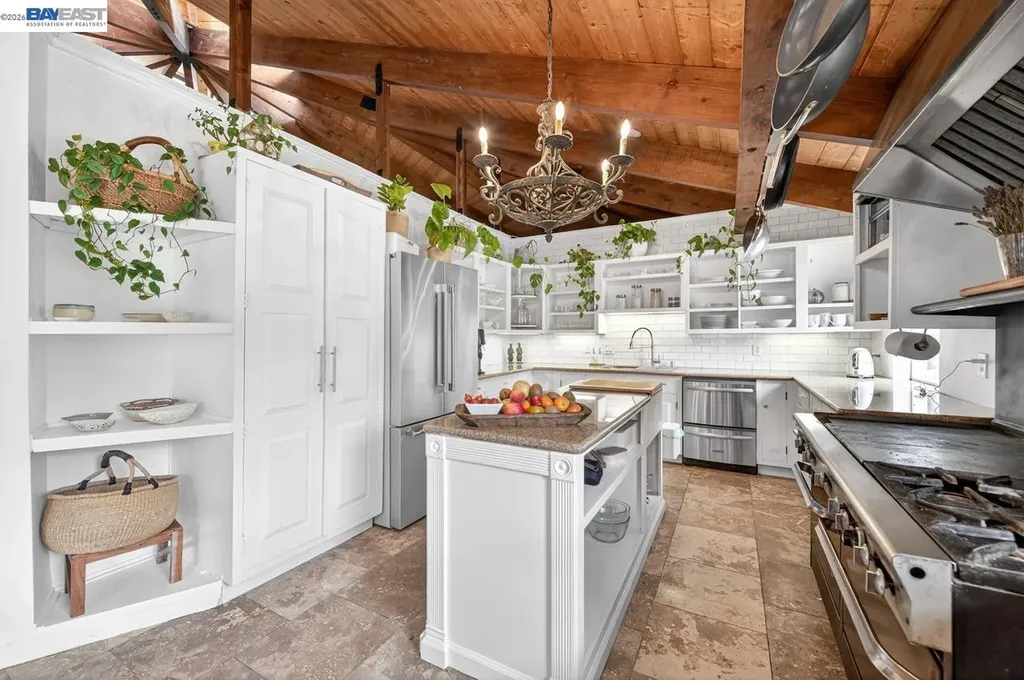 35655 Palomares Road Castro Valley CA 94552