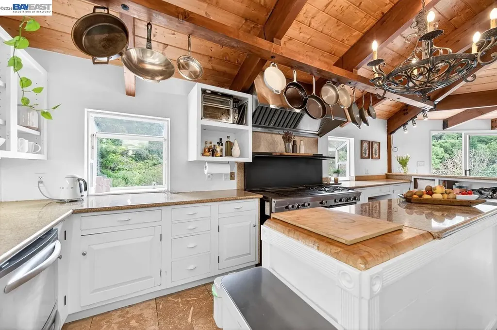 35655 Palomares Road Castro Valley CA 94552