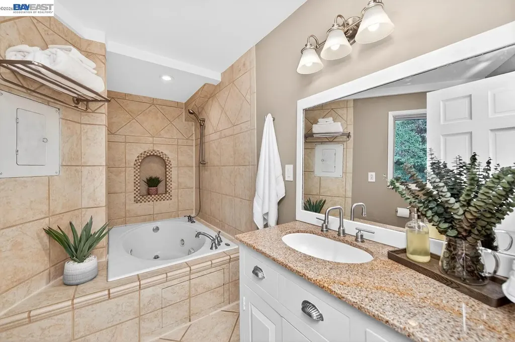 35655 Palomares Road Castro Valley CA 94552
