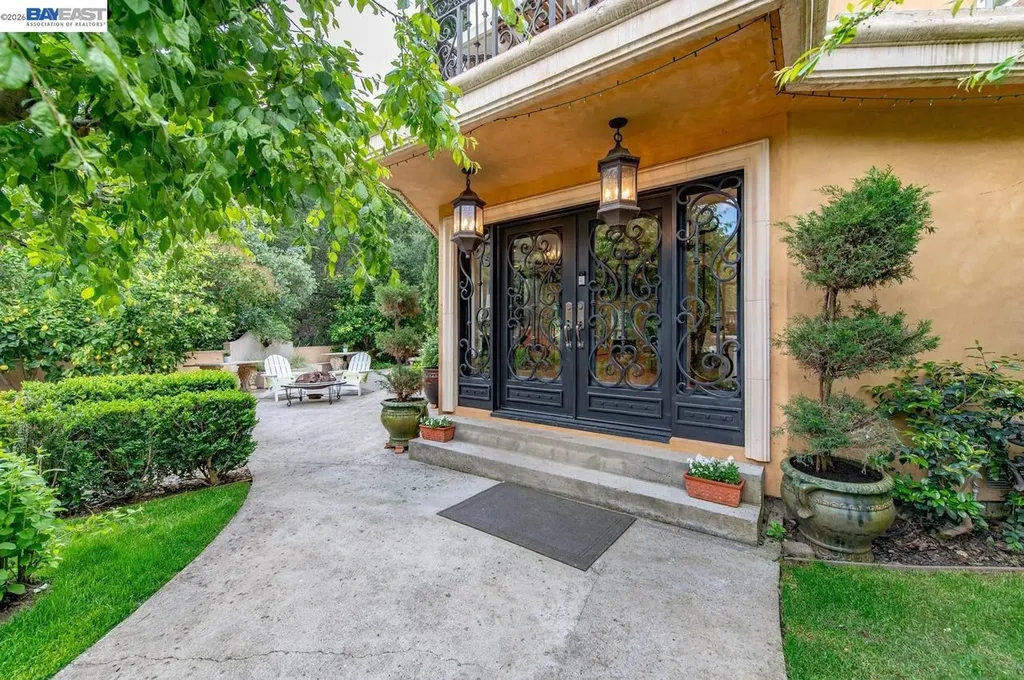 35655 Palomares Road Castro Valley CA 94552