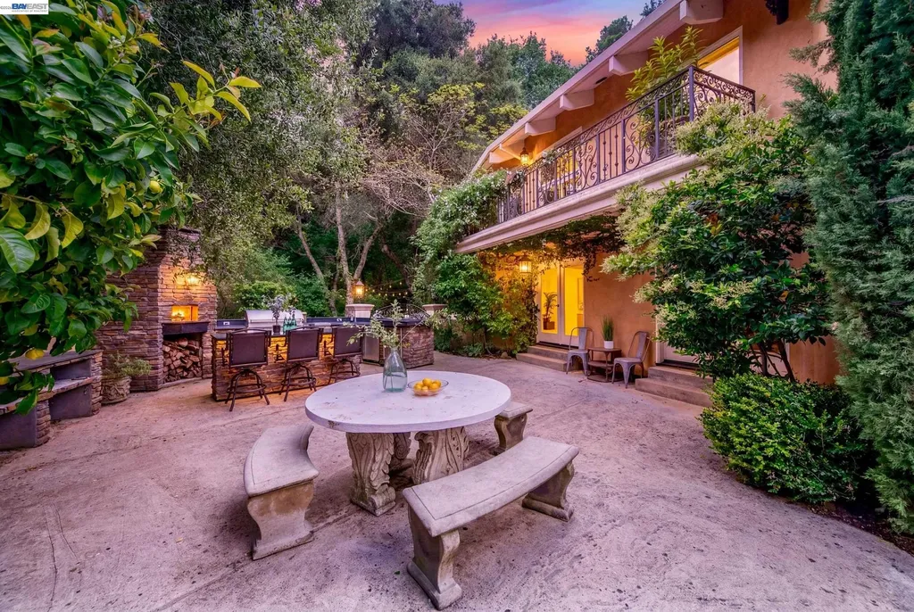 35655 Palomares Road Castro Valley CA 94552
