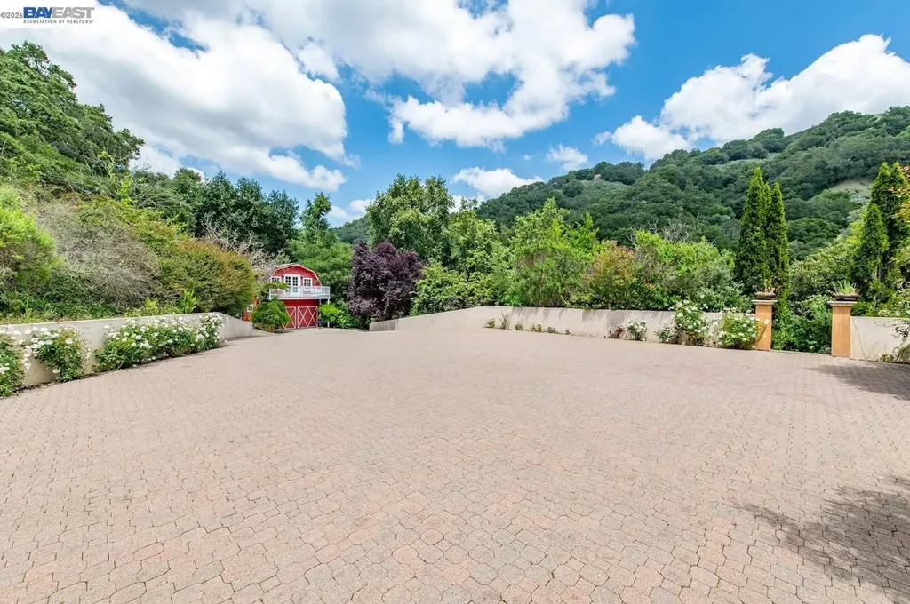 35655 Palomares Road Castro Valley CA 94552