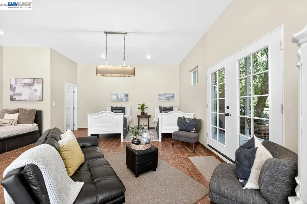 35655 Palomares Road Castro Valley CA 94552