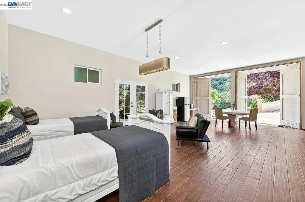 35655 Palomares Road Castro Valley CA 94552