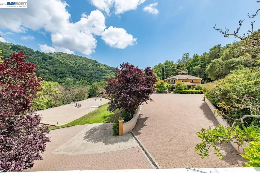 35655 Palomares Road Castro Valley CA 94552