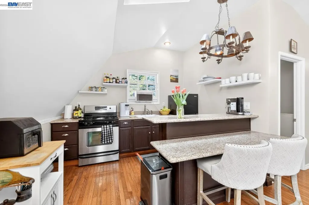 35655 Palomares Road Castro Valley CA 94552