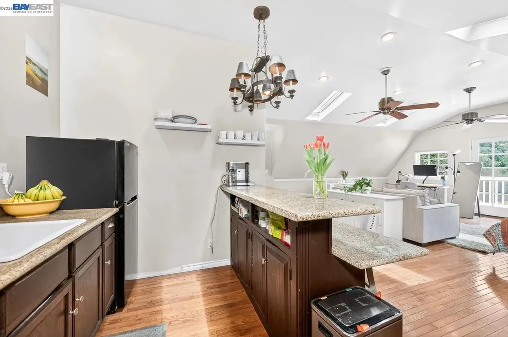 35655 Palomares Road Castro Valley CA 94552