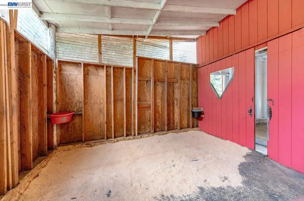 35655 Palomares Road Castro Valley CA 94552