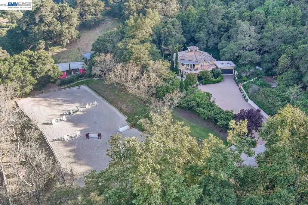 35655 Palomares Road Castro Valley CA 94552