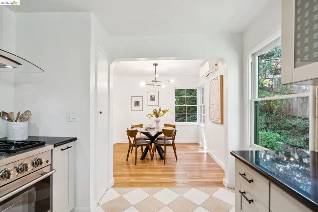 451 Taurus Avenue Oakland CA 94611
