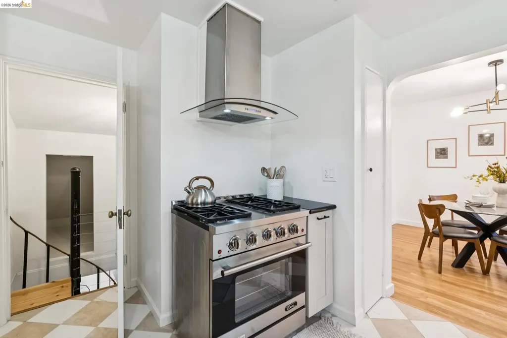 451 Taurus Avenue Oakland CA 94611
