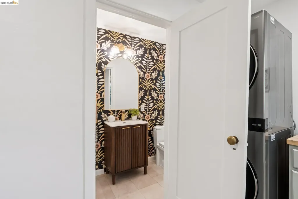 451 Taurus Avenue Oakland CA 94611