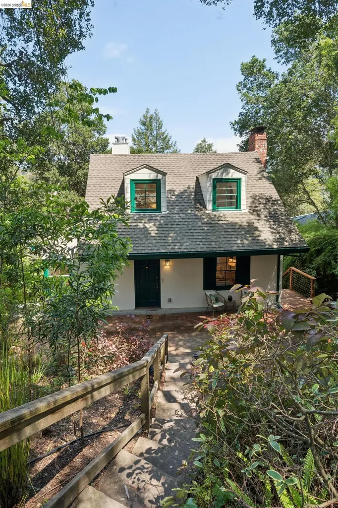 451 Taurus Avenue Oakland CA 94611