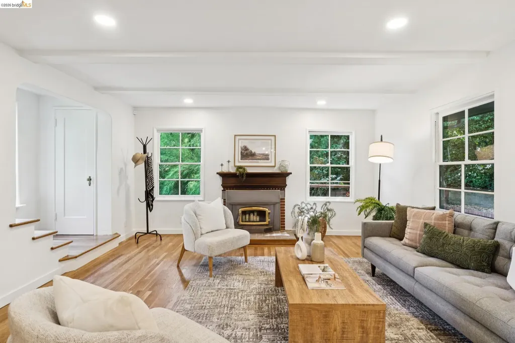 451 Taurus Avenue Oakland CA 94611