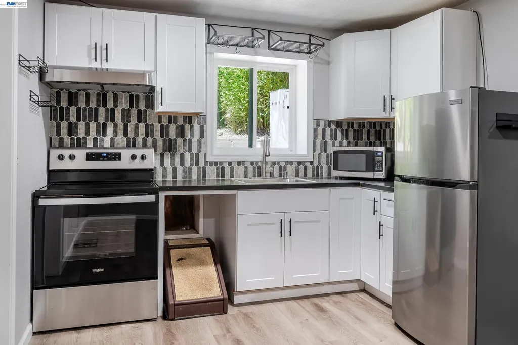 3488 Brookdale Boulevard Castro Valley CA 94546