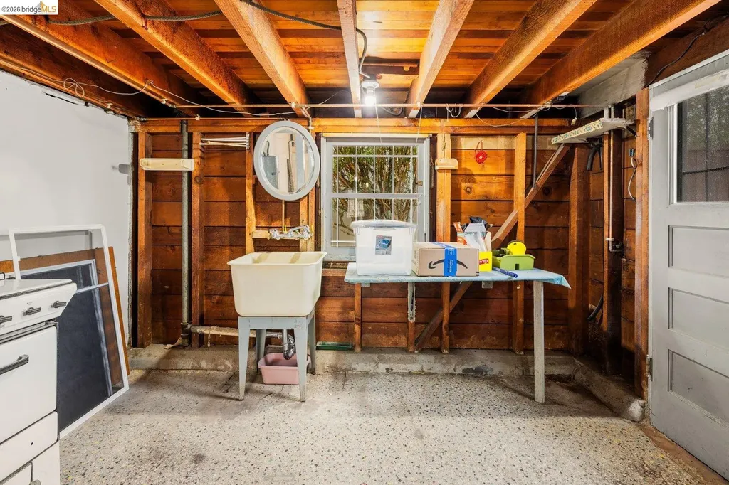 546 North Street Oakland CA 94609