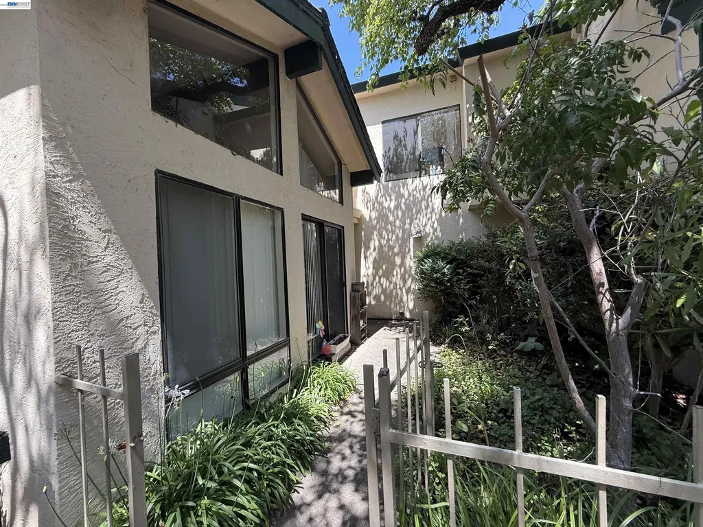 402 Baywood Road Alameda CA 94502