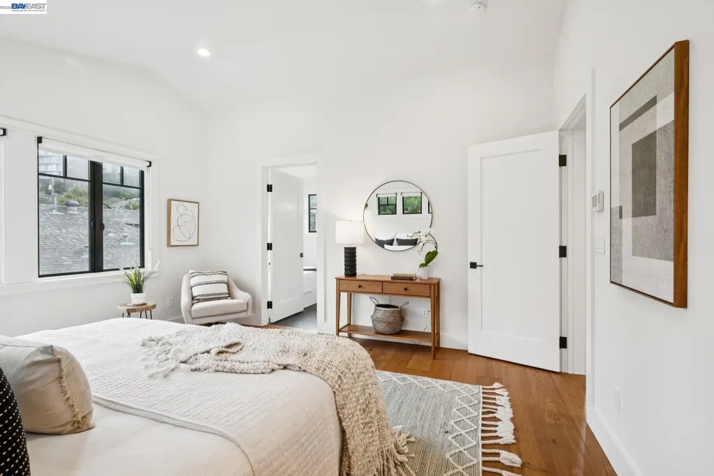 82 Montell Street Oakland CA 94611
