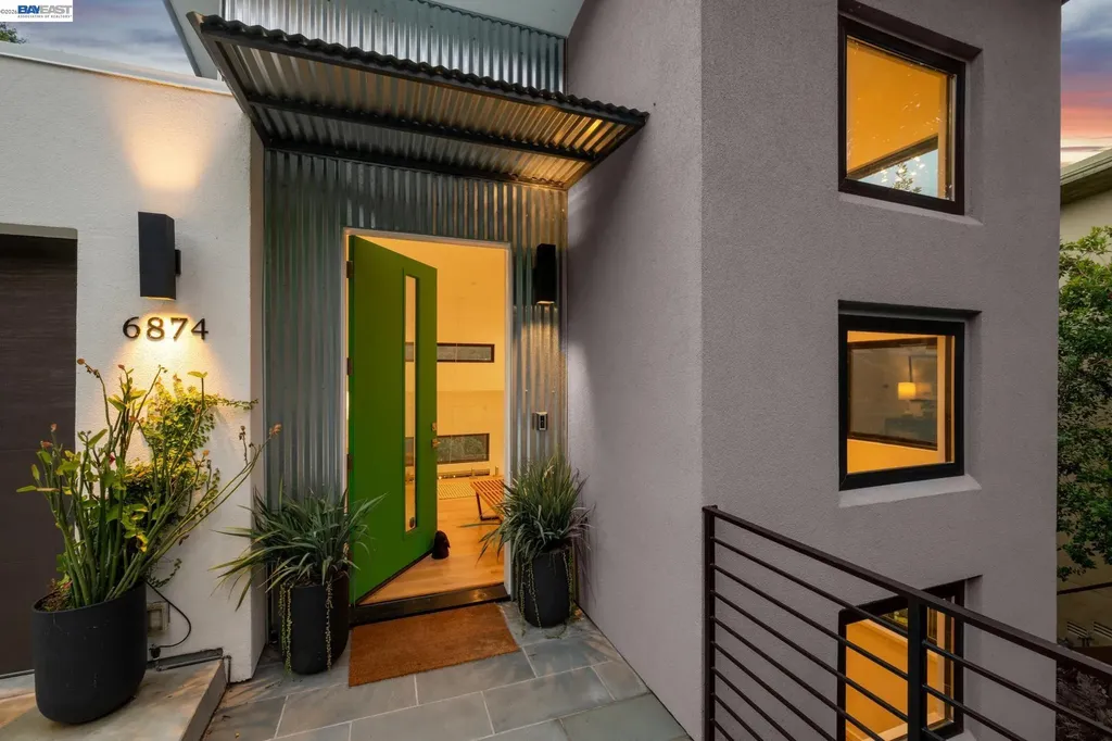 6874 Buckingham Boulevard Berkeley CA 94705