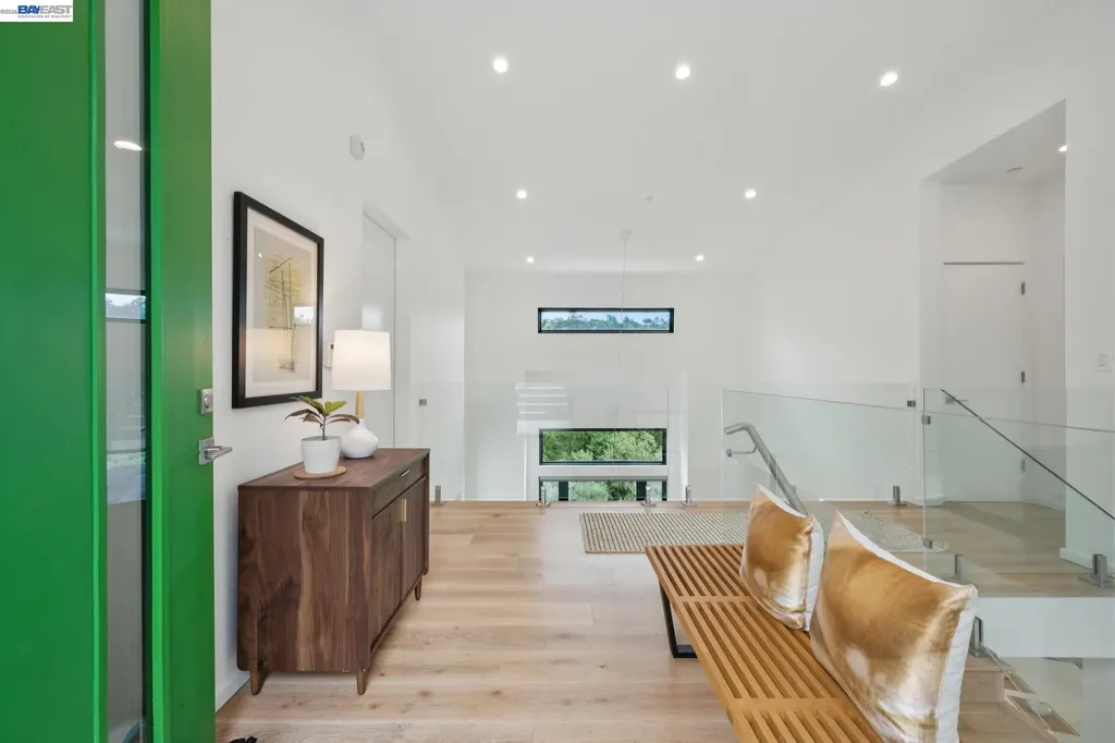 6874 Buckingham Boulevard Berkeley CA 94705