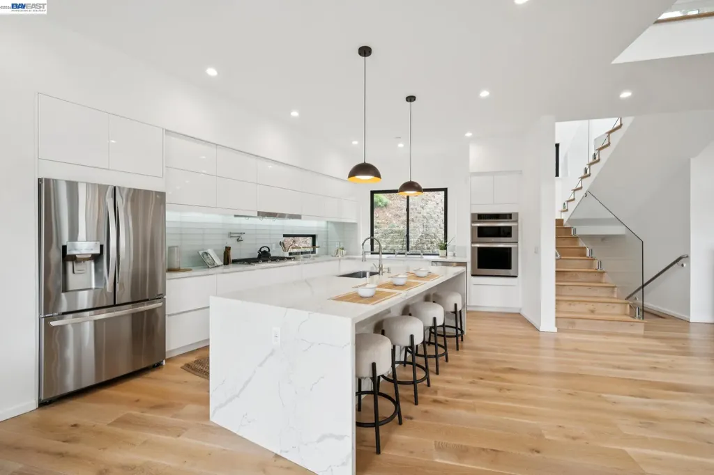 6874 Buckingham Boulevard Berkeley CA 94705