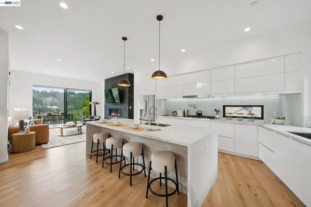 6874 Buckingham Boulevard Berkeley CA 94705