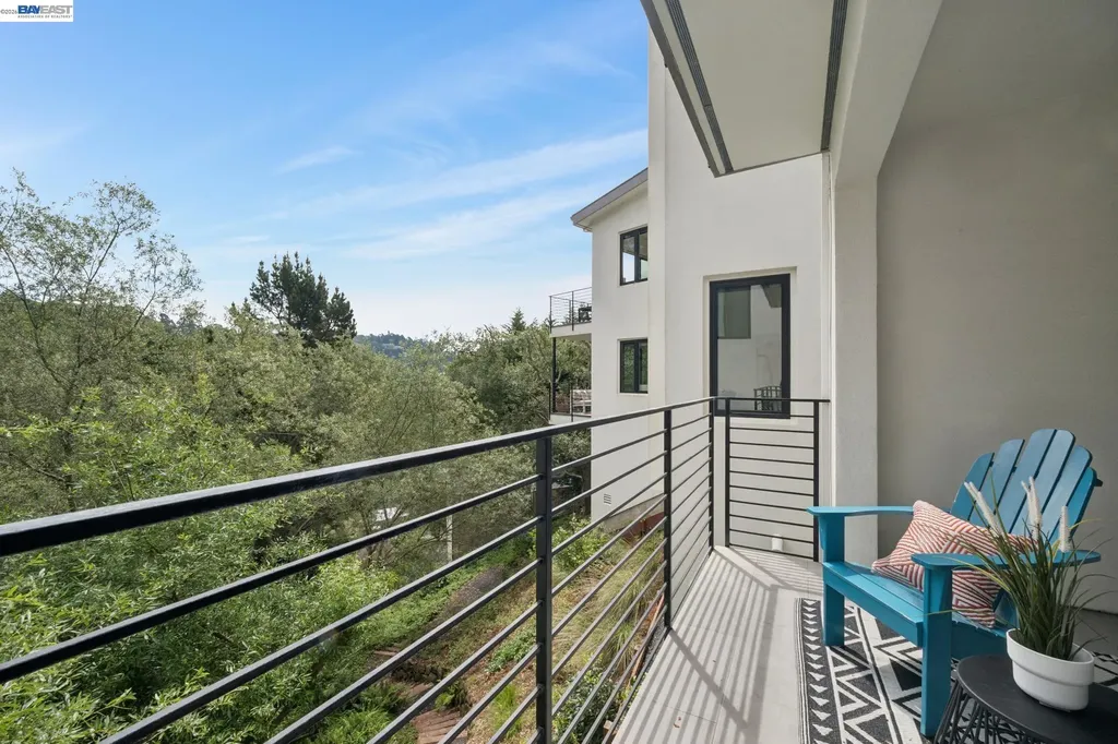 6874 Buckingham Boulevard Berkeley CA 94705
