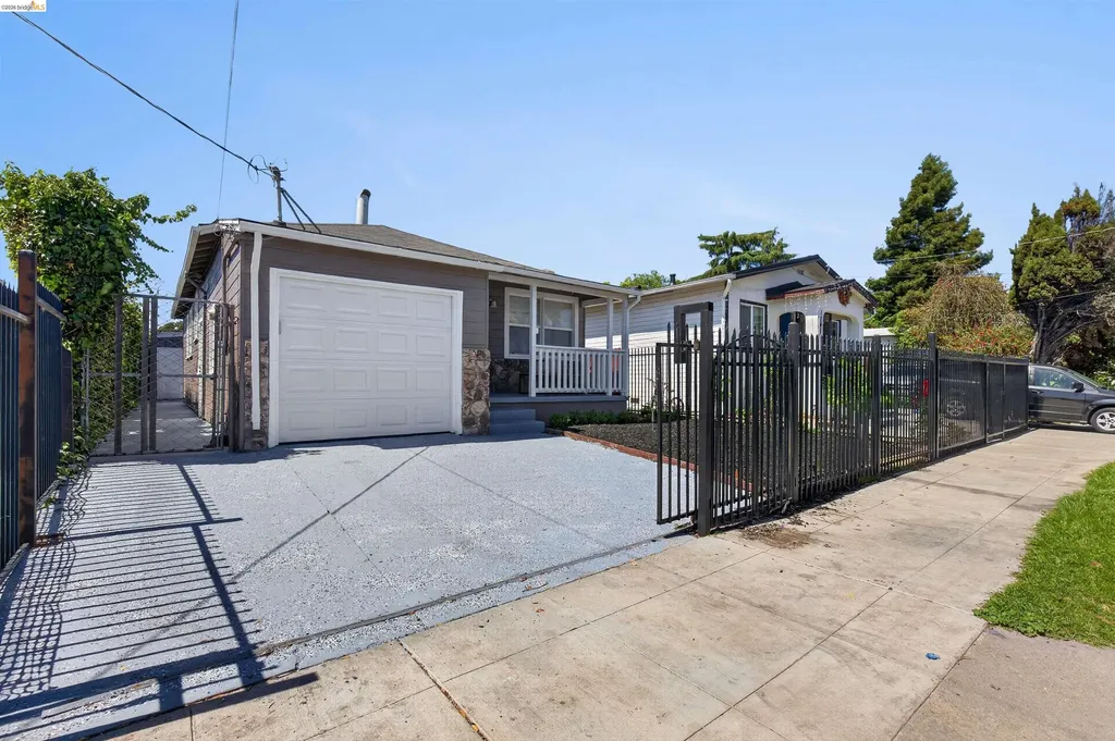 1137 Seminary Avenue Oakland CA 94621