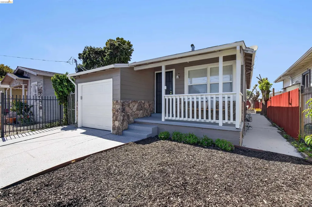 1137 Seminary Avenue Oakland CA 94621