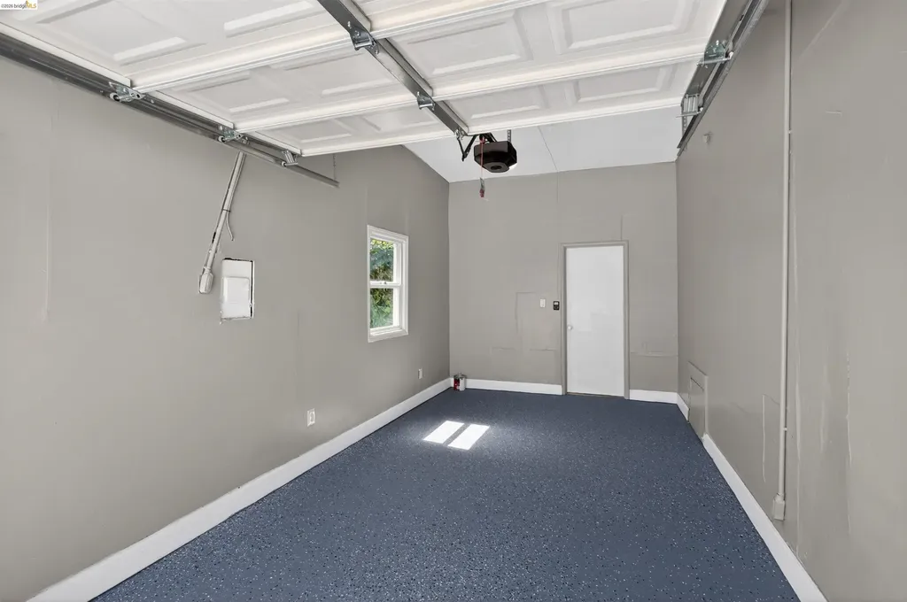 1137 Seminary Avenue Oakland CA 94621
