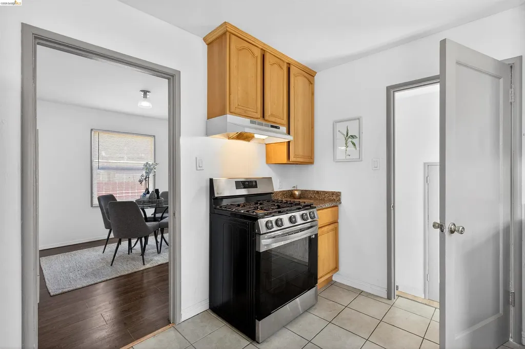 1137 Seminary Avenue Oakland CA 94621