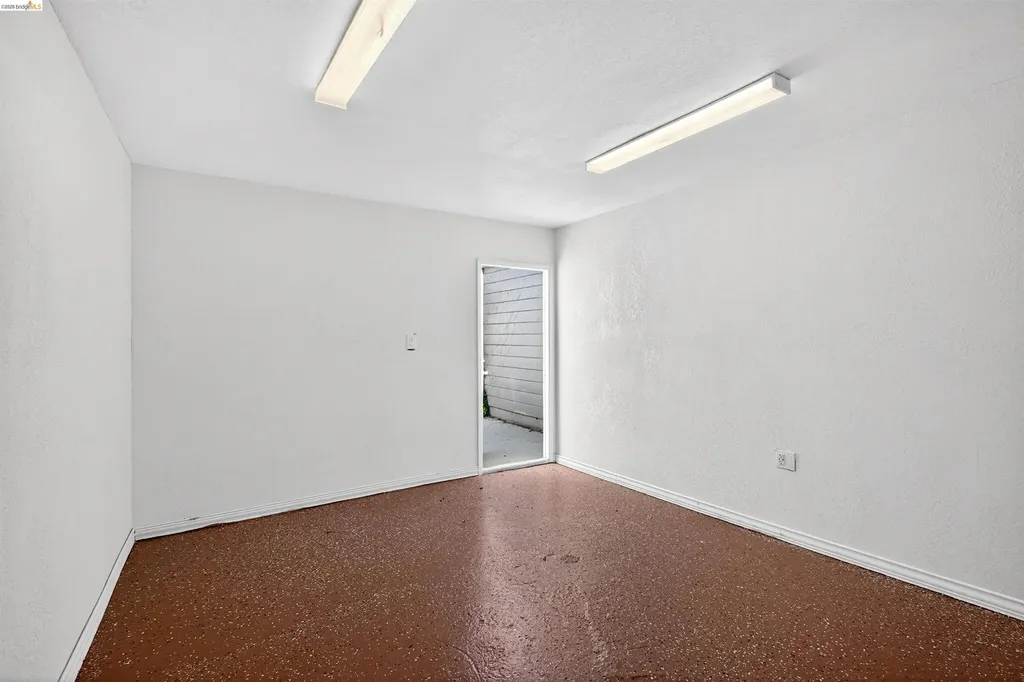 1137 Seminary Avenue Oakland CA 94621