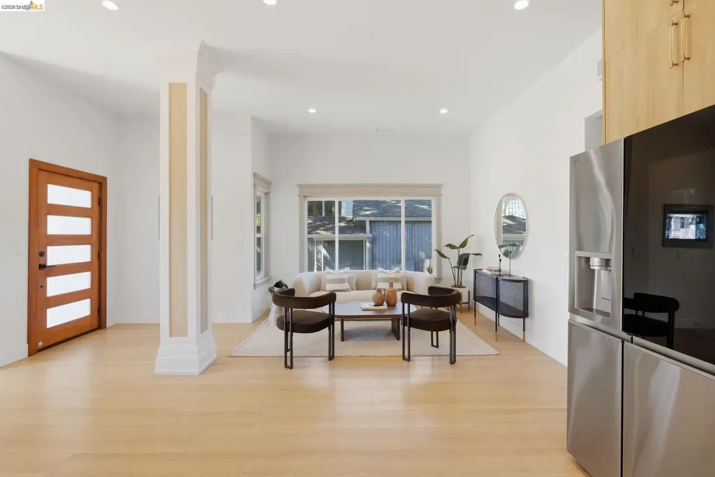 1712 Schiller Street Alameda CA 94501