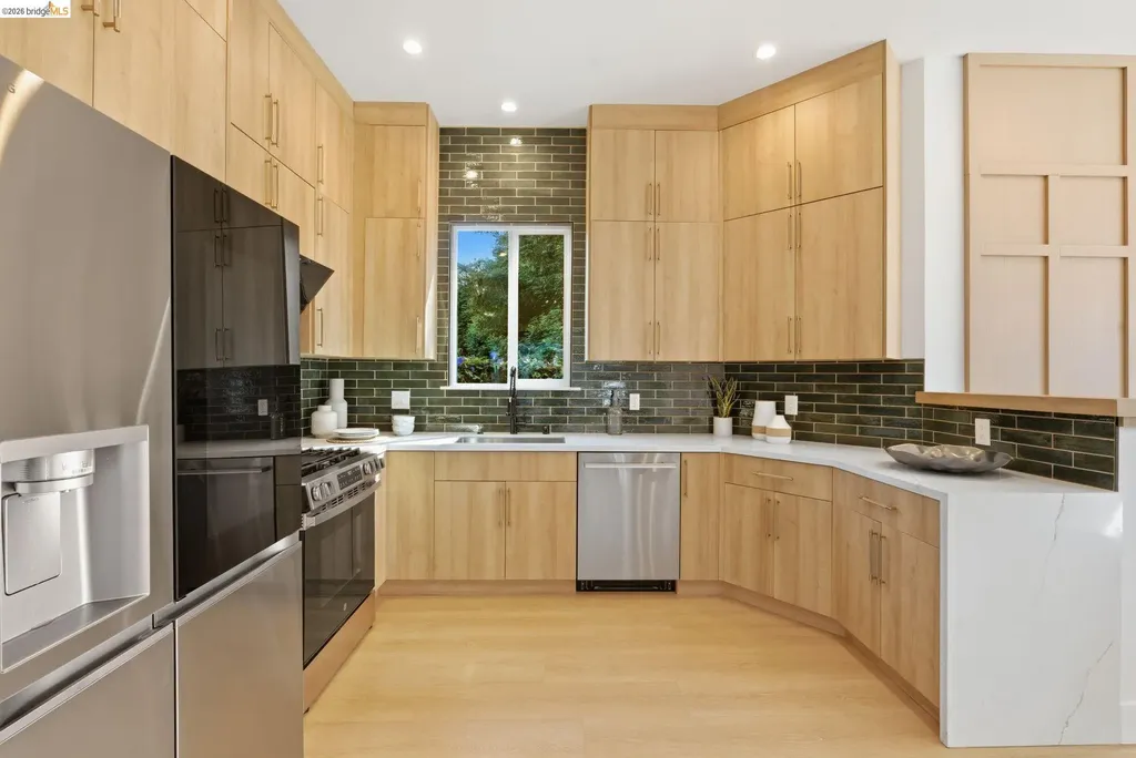 1712 Schiller Street Alameda CA 94501