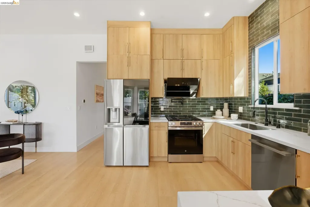 1712 Schiller Street Alameda CA 94501