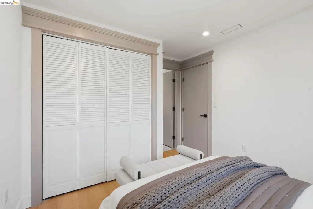 1712 Schiller Street Alameda CA 94501