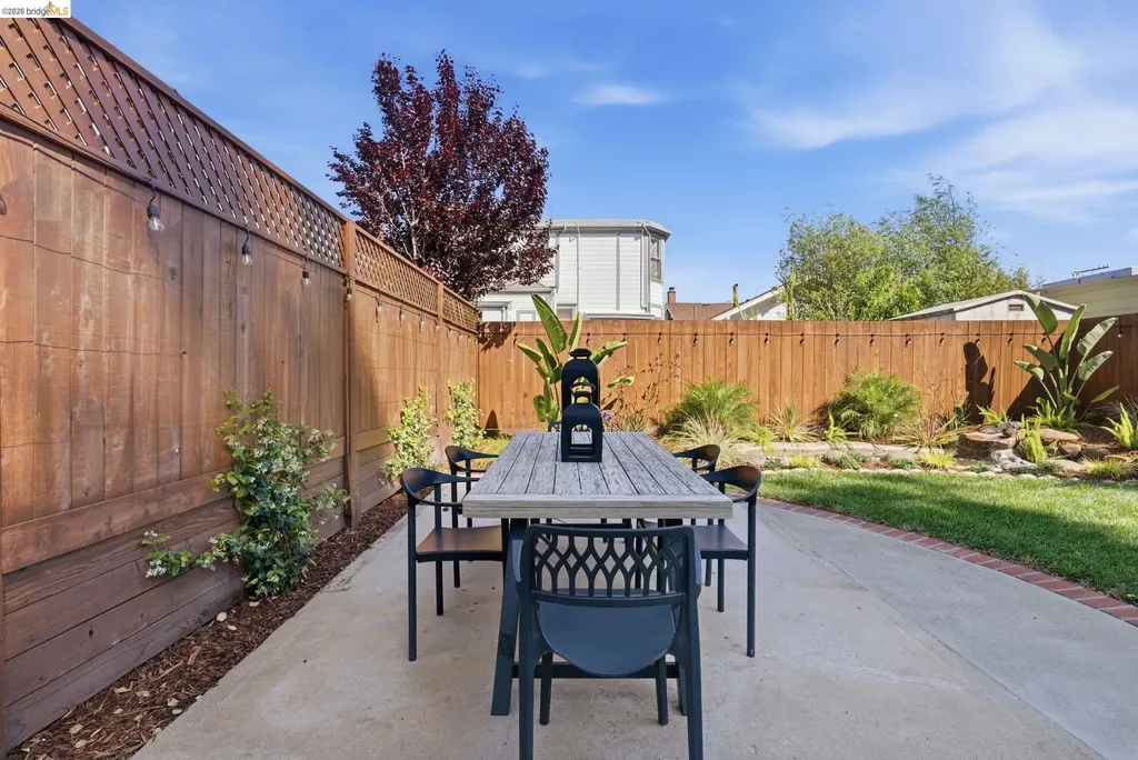 1712 Schiller Street Alameda CA 94501