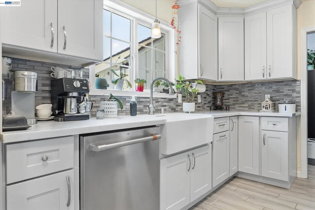 381 Lexington Avenue San Leandro CA 94577