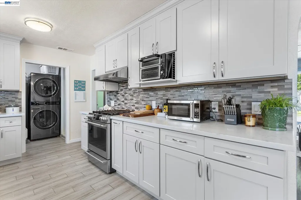 381 Lexington Avenue San Leandro CA 94577