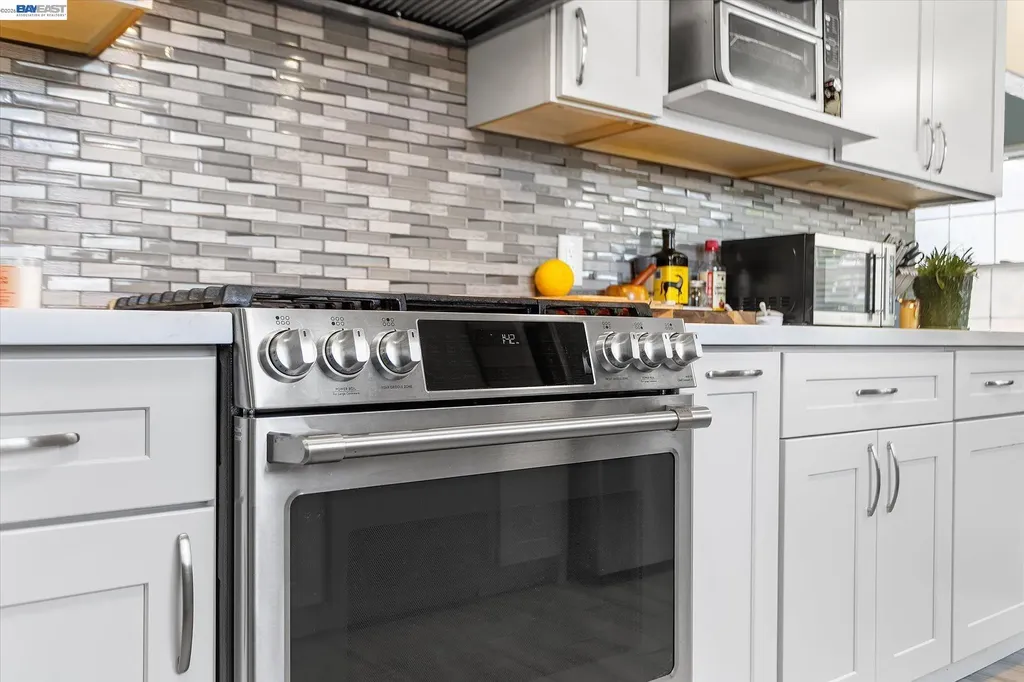 381 Lexington Avenue San Leandro CA 94577