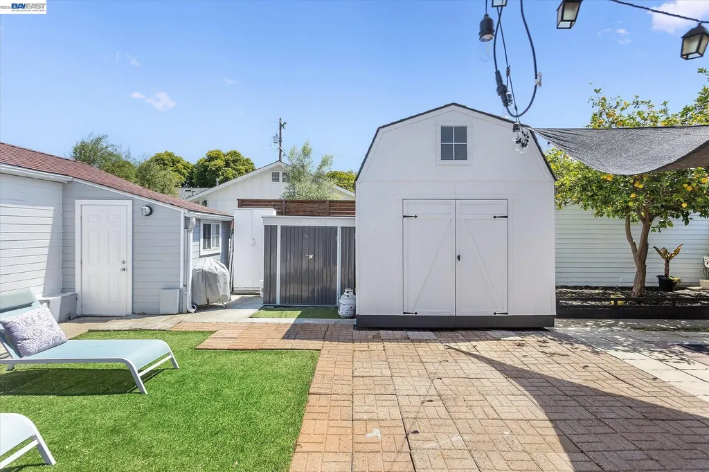 381 Lexington Avenue San Leandro CA 94577