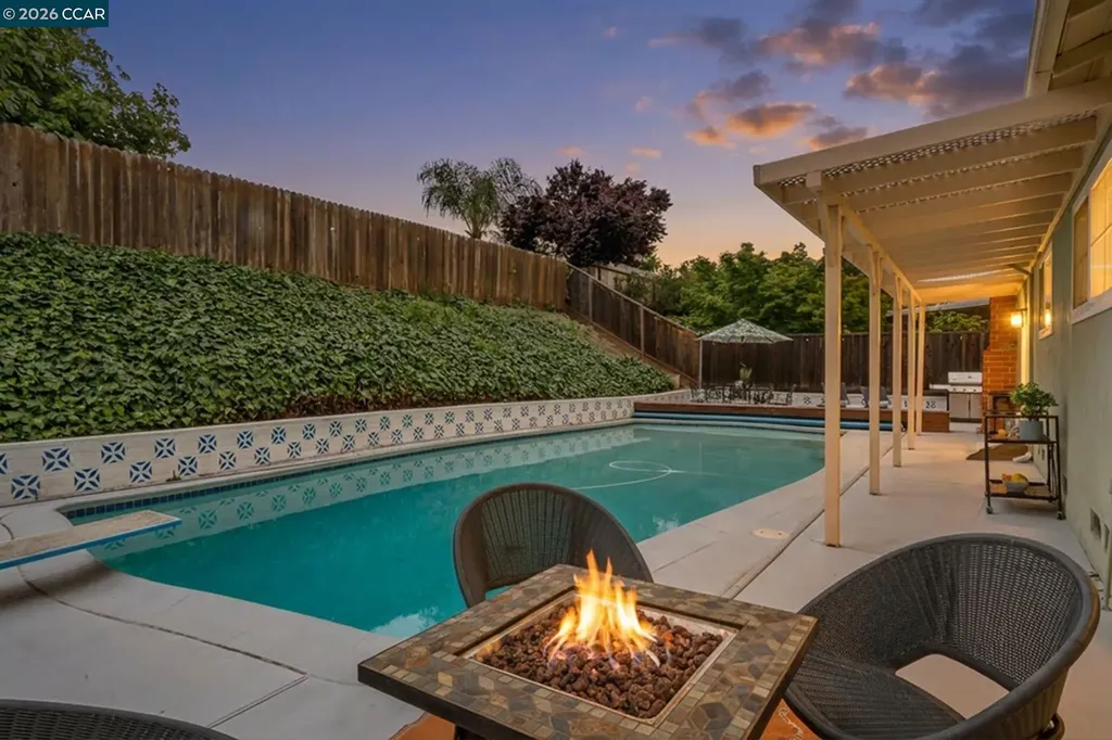 1948 Rainier Drive Martinez CA 94553